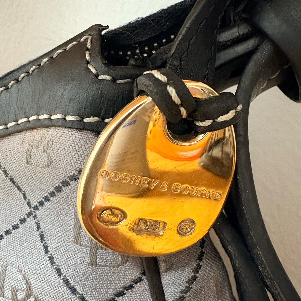 Dooney & Bourke Silver Gray Logo Shoulder Bag with Black Trim - Picture 2 of 8
